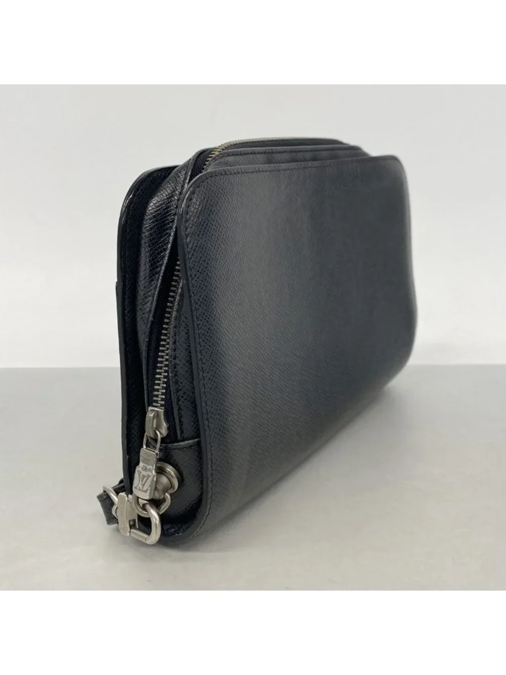Louis Vuitton Clutch Taiga Baikal Ardoise